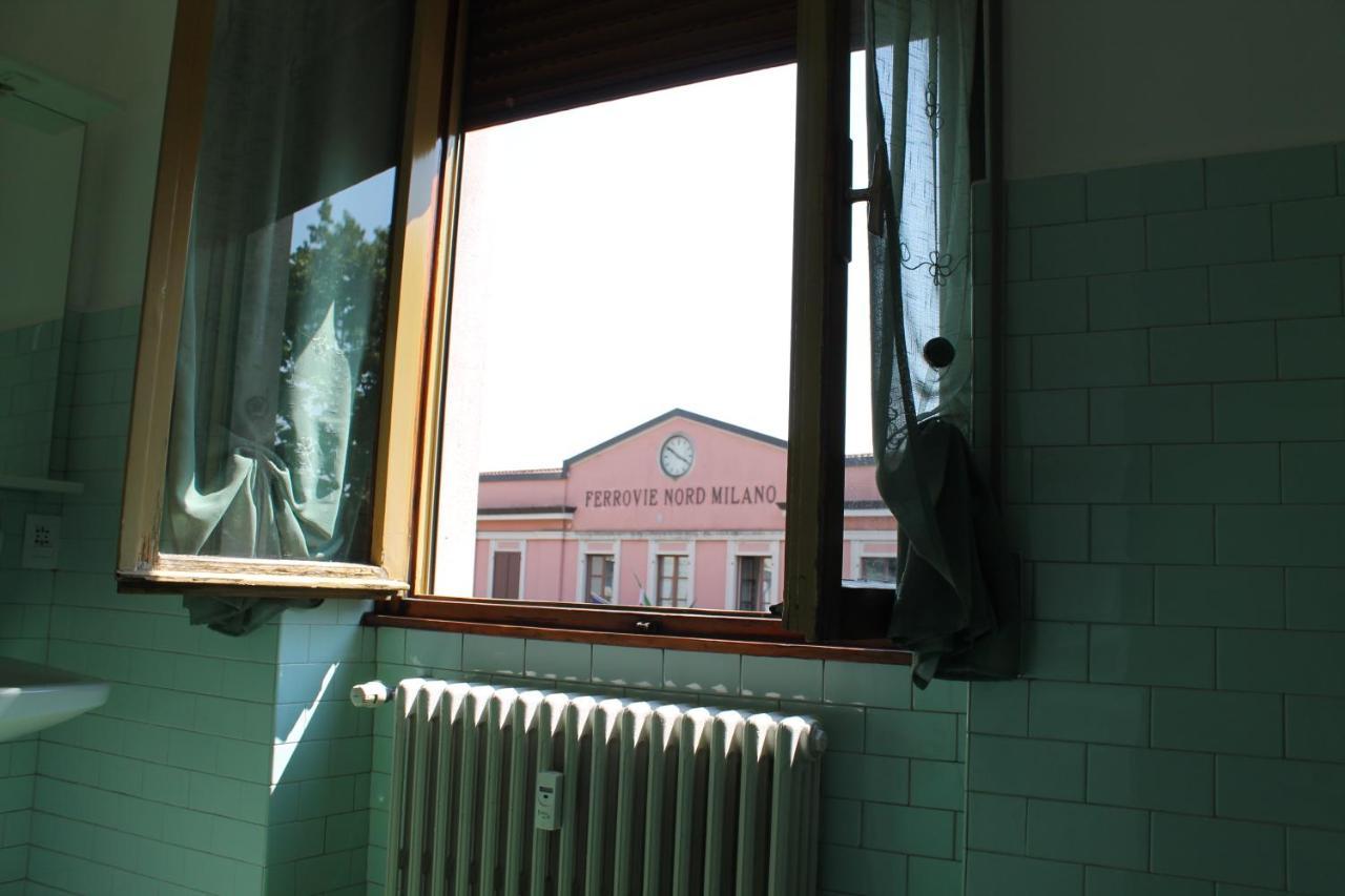 L'Appartamento Della Stazione Di Саронно Екстер'єр фото